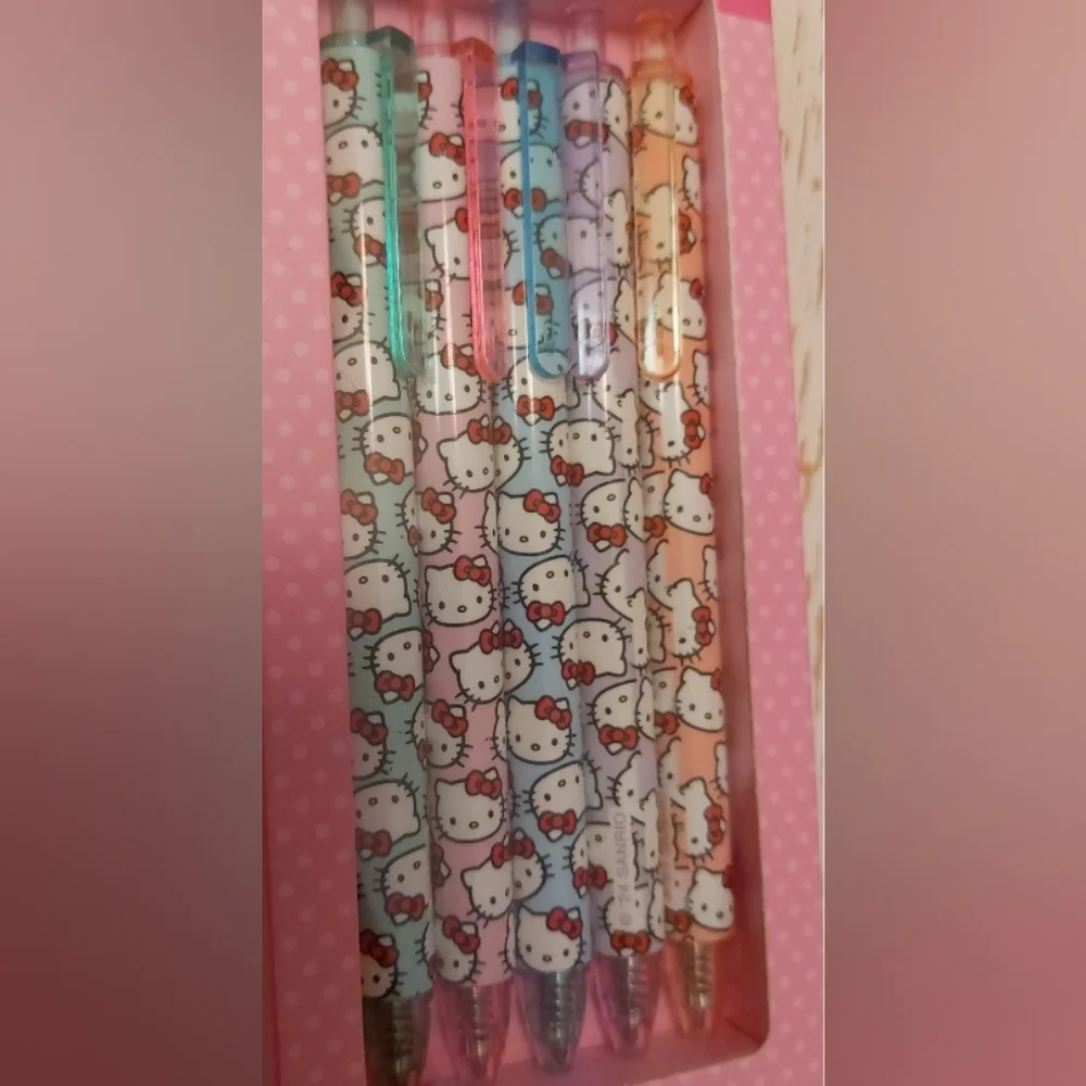 Hello Kitty NWT Gel Pens Includes 5 Stationary Gift Cutesy Stocking Stuffer - Picture 2 of 4